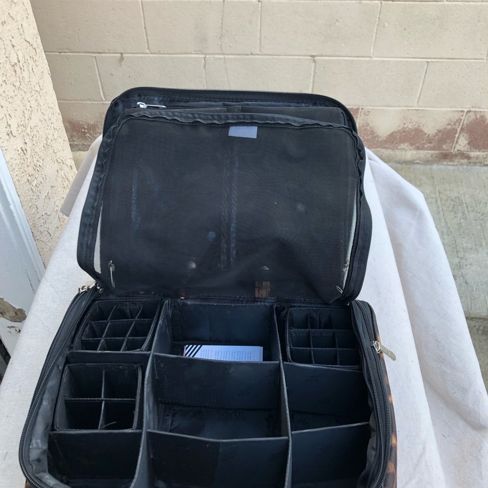 Cosmetic case